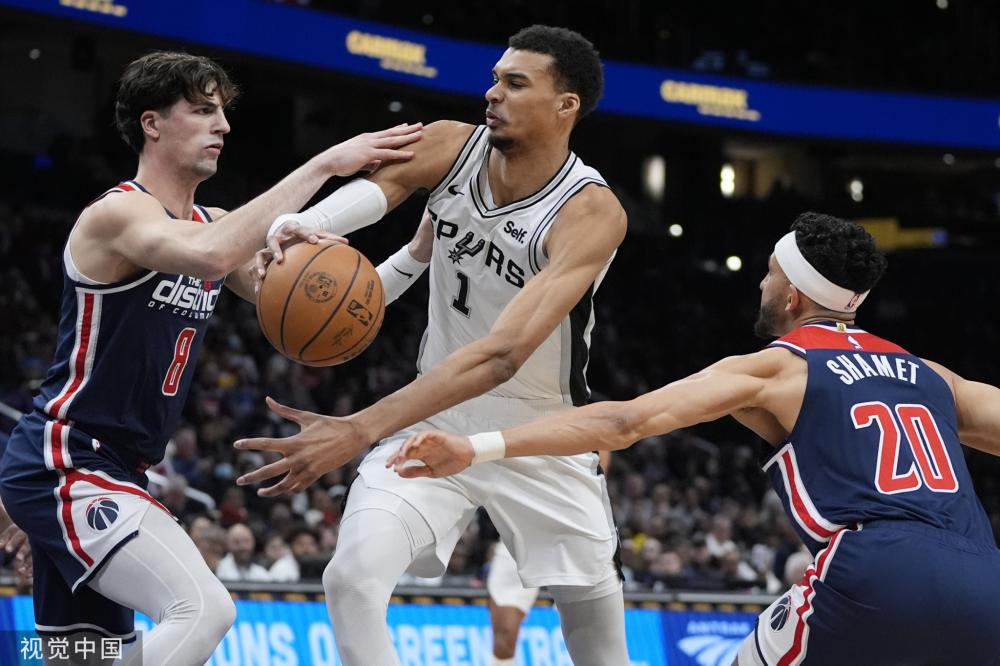 士的防守重 士的防守重